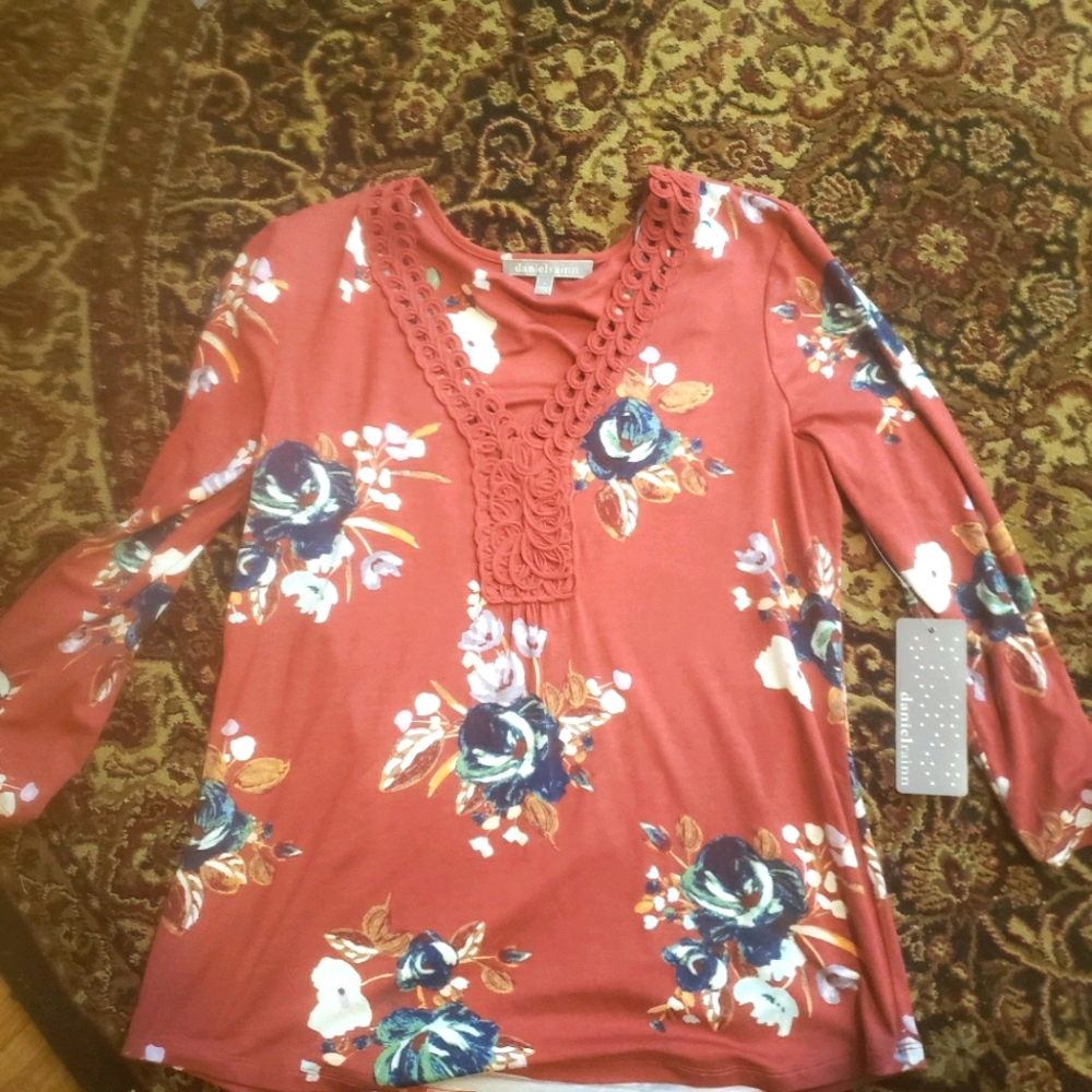 Brand new Daniel Rainn Floral Top